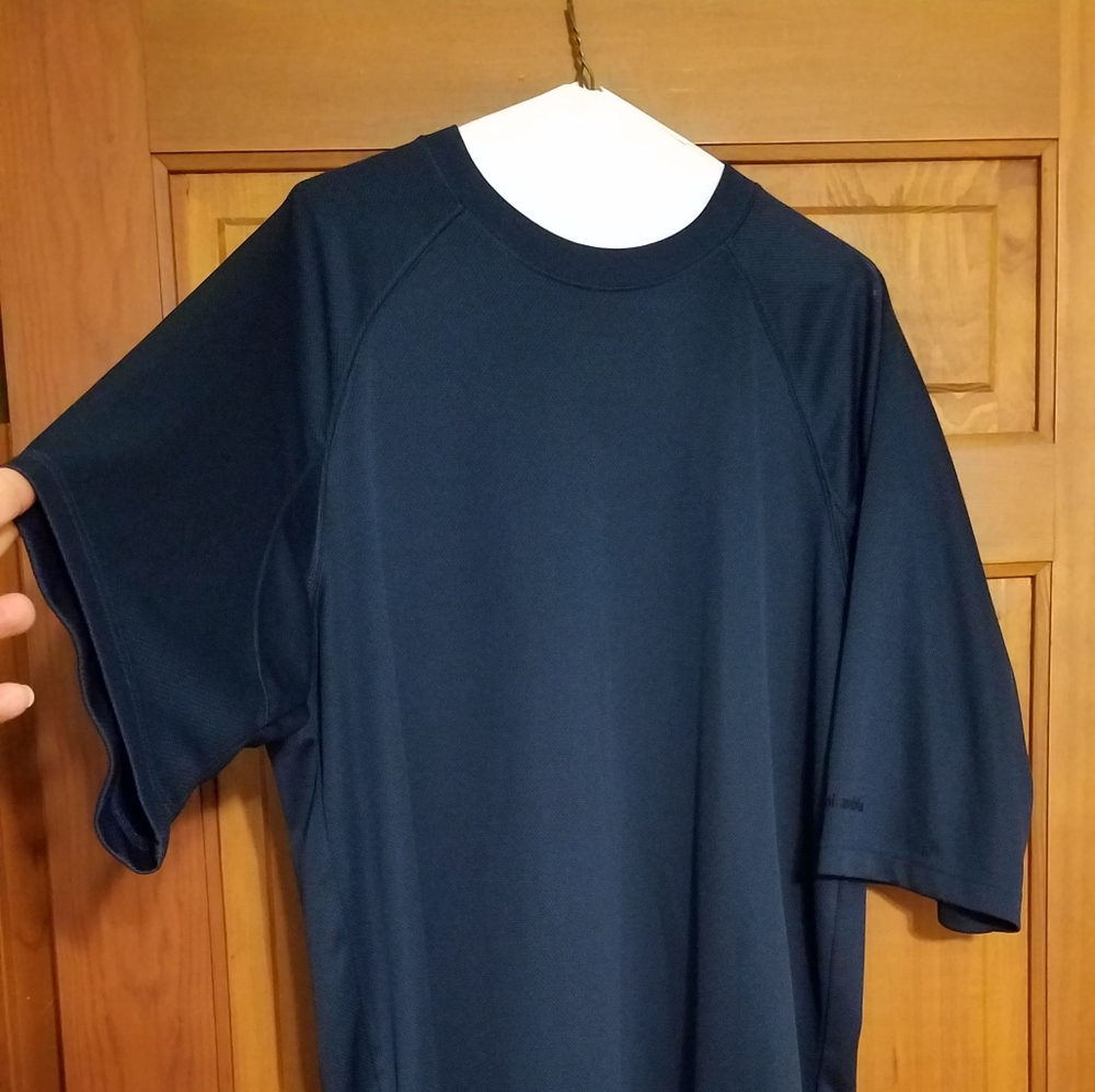Columbia xlt Navy Shirt